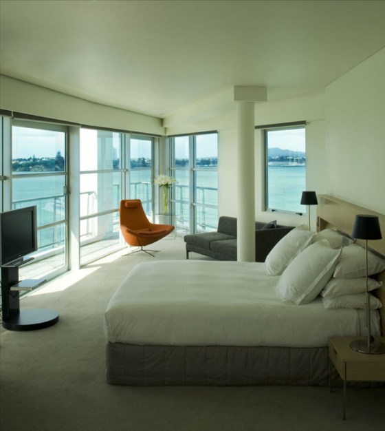 The only program that counts award stays toward elite status; allows hotel-stay credit to be used for both HHonors points and airline miles (more than 60 participating carriers); no blackout dates for award bookings.